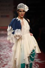 Model walk the ramp for Ritu Beri show at Lakme Fashion Week Day 1 on 3rd Aug 2012 (87).JPG
